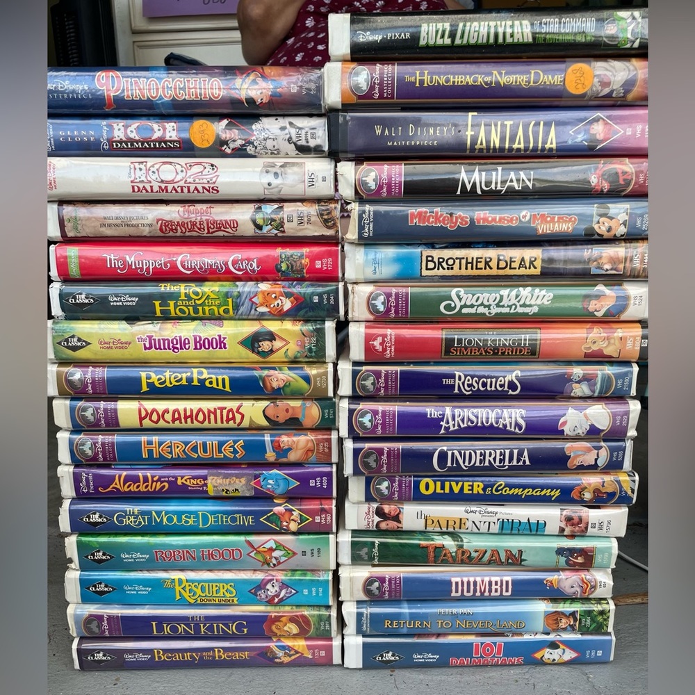 Lot of 31 Disney VHS tapes